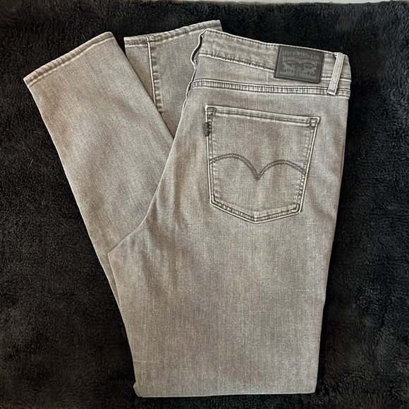 Levi’s High Rise Skinny - Picture 9 of 10